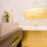 דירה Count Zrinyi Basilica Luxurious בודפשט