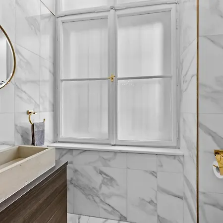 Count Zrinyi Basilica Luxurious Apartment *