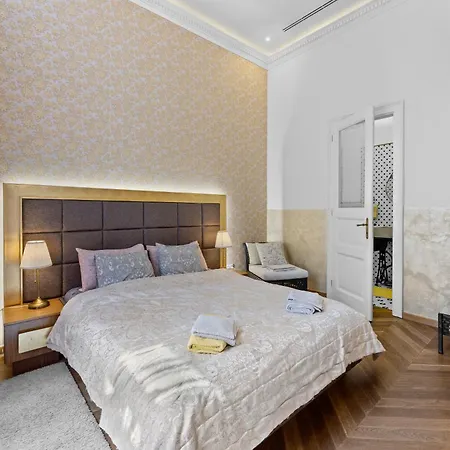 Count Zrinyi Basilica Luxurious *