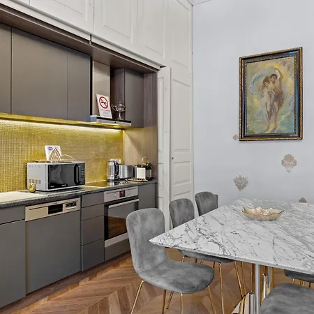 Count Zrinyi Basilica Luxurious Apartment Budapest