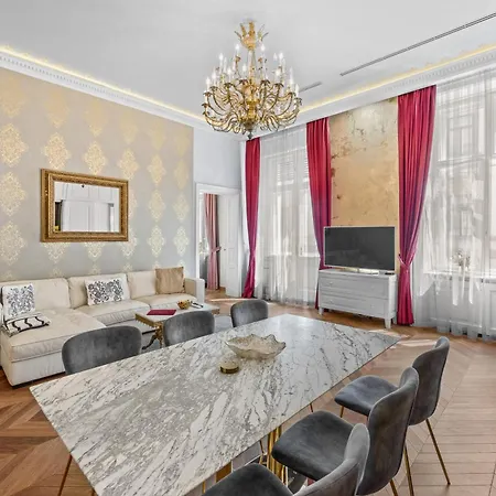 Count Zrinyi Basilica Luxurious Apartment *