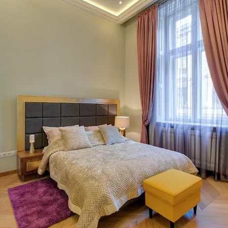 Count Zrinyi Basilica Luxurious Apartment *