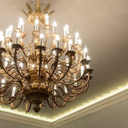 Count Zrinyi Basilica Luxurious Apartment *