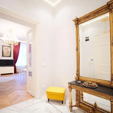 Count Zrinyi Basilica Luxurious *
