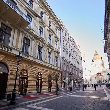 Count Zrinyi Basilica Luxurious Budapest