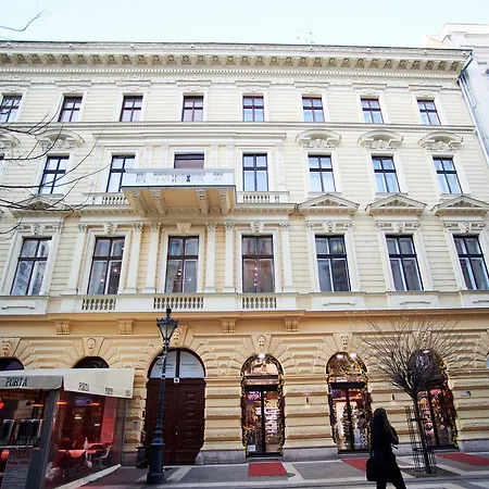 Count Zrinyi Basilica Luxurious Apartment