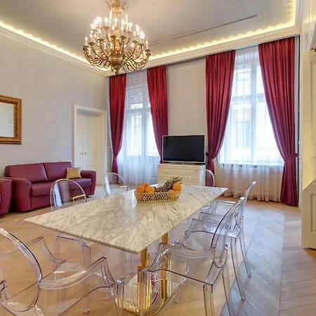 Count Zrinyi Basilica Luxurious Apartment