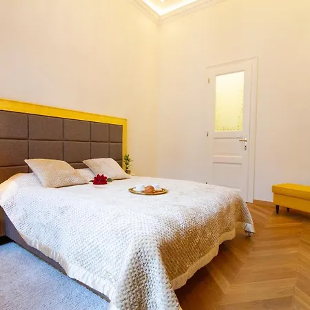 Apartment Count Zrinyi Basilica Luxurious *