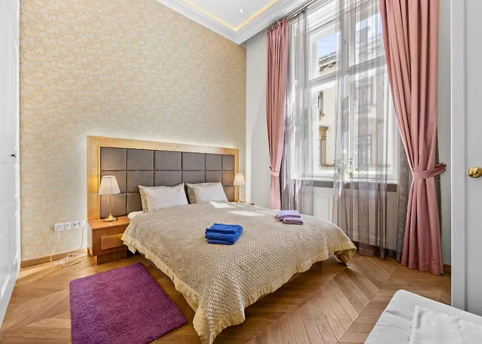 Count Zrinyi Basilica Luxurious Boedapest