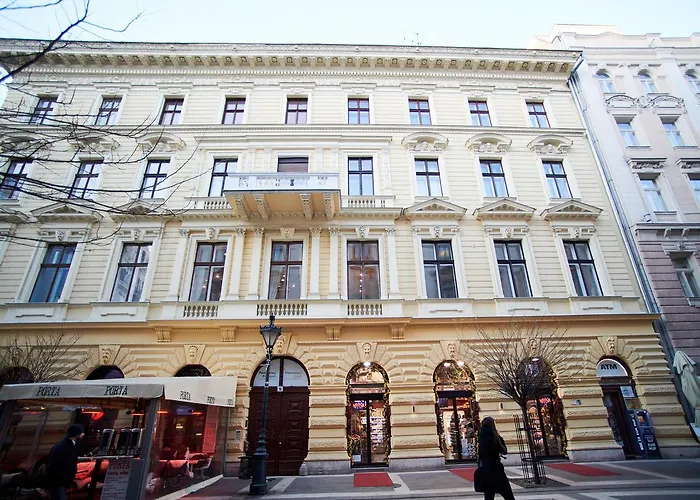 Count Zrinyi Basilica Luxurious Appartement