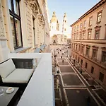 Count Zrinyi Basilica Luxurious Apartmán