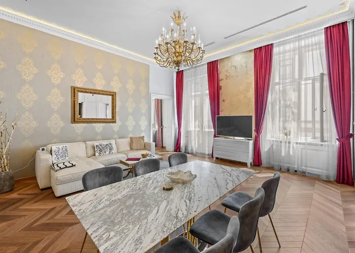 Count Zrinyi Basilica Luxurious Apartment *