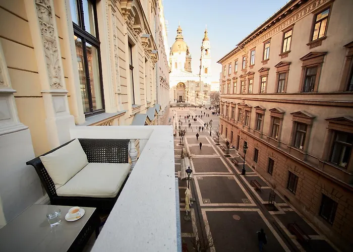 Count Zrinyi Basilica Luxurious Apartment